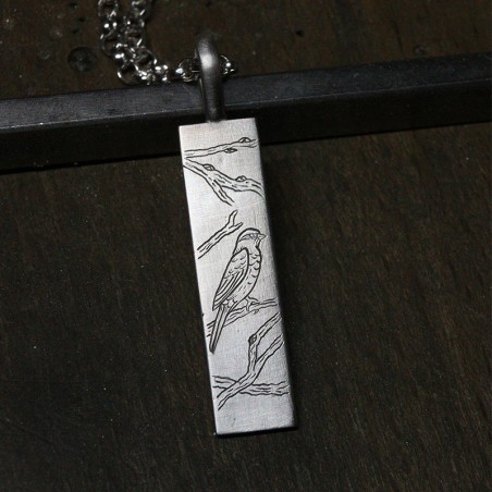 Pendentif gravé Oiseau